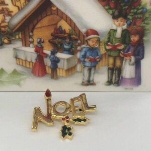 Christmas Noel Pin Brooch Holiday Gold Enameled Paint 1.5"